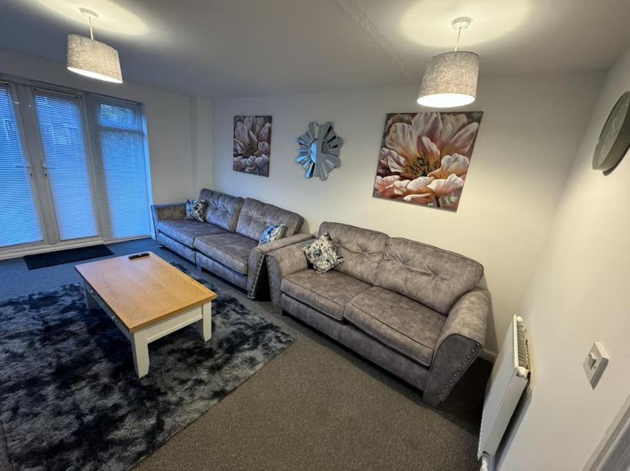 Вілла Modern Townhouse - 3 Bed 2.5 Bath 2 Private Gated Parking Веллінгборо Екстер'єр фото